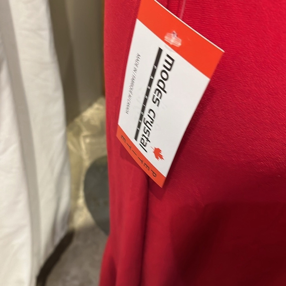 Red maxi skirt dressy polyester contrast hemline NWT by modes crystal - Picture 8 of 8